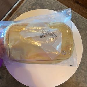 lululemon everywhere belt bag Golden Sun